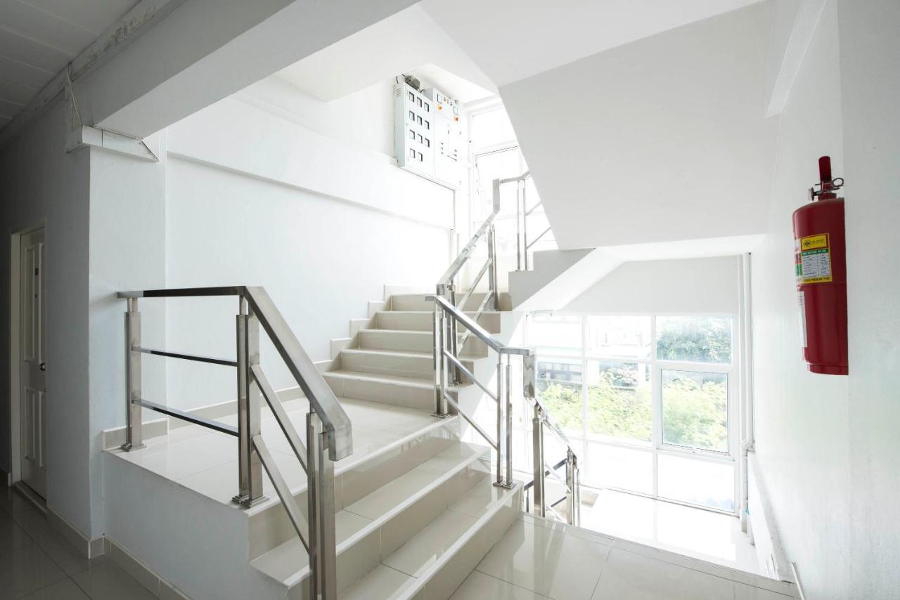 Nw Apartment Lasalle 59 Бангкок Экстерьер фото